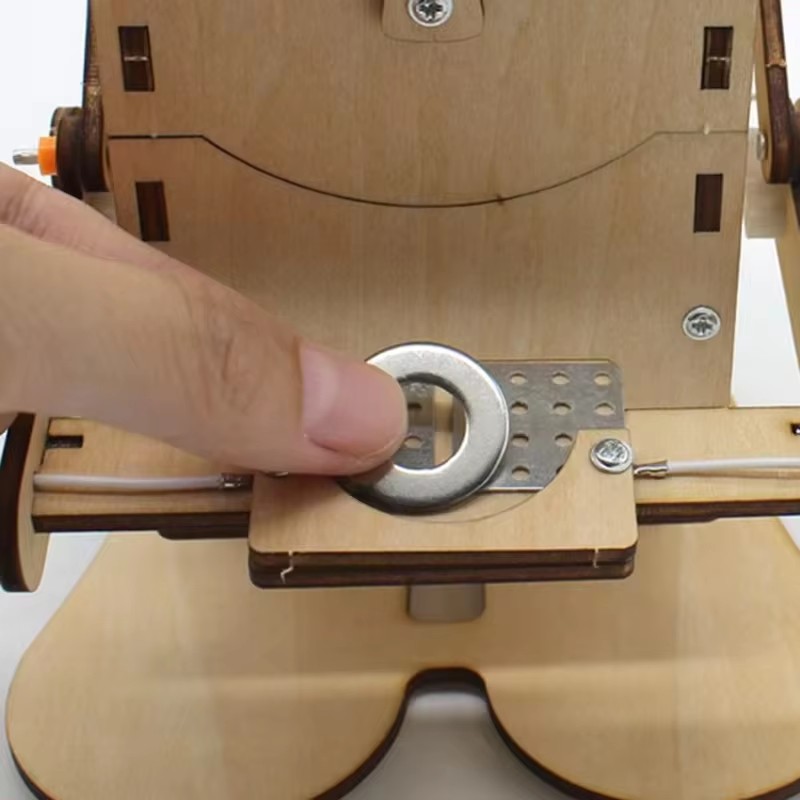 Coin Swallowing Eating Robot M - Science Diy Model review and price